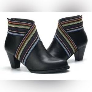 NWOB Lostisy Boots